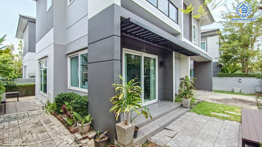 *****บ้านเดี่ยวมือสองย่านนนทบุรี ม.เดอะซิตี้ บางใหญ่ เนื้อที่กว้างขวางถึง 52.7 ตร.ว. ฟังก์ชันจัดเต็ม 4 ห้องนอน 3 ห้องน้ำ 2 ที่จอดรถ ตกแต่งเฟอร์นิเจอร์พร้อมอยู่ แถมฟรี! 4 เครื่องปรับอากาศ, 2 เครื่องทำน้ำอุ่น บนทำเลเยี่ยม ใกล้เซ็นทรัลเวสต์เกต และรถไฟฟ้าสายสีม่วง "สถานีคลองบางไผ่"